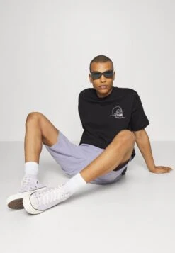 YOURTURN TEE UNISEX - T-shirt Z Nadrukiem - Black -Yourturn 0d6f1b38b45041f1a42daa9fd0f0149a