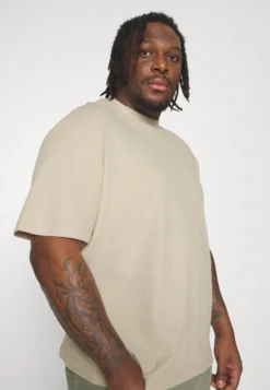 YOURTURN UNISEX - T-shirt Basic - Light Green/ Off-white -Yourturn 100f003a2e1d43cf9c75eab3d1bdbd33 scaled