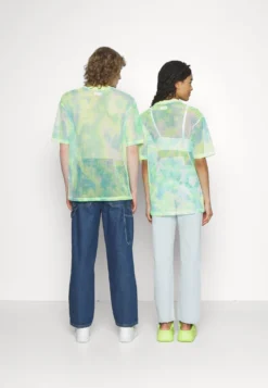 YOURTURN UNISEX - T-shirt Z Nadrukiem - Light Blue 10 YOURTURN UNISEX - T-shirt Z Nadrukiem - Light Blue -Yourturn 1b6732dce4b44536a376bd174ebf5e64 scaled