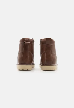 YOURTURN Botki Sznurowane - Cognac 8 YOURTURN Botki Sznurowane - Cognac -Yourturn 20a5559179f243038b3c8e1a91cd5ccd scaled