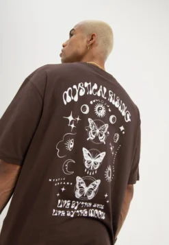 YOURTURN UNISEX - T-shirt Z Nadrukiem - Brown 9 YOURTURN UNISEX - T-shirt Z Nadrukiem - Brown -Yourturn 21d7423da5f447dea09e51e16fe2ccf6 scaled