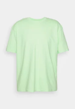 YOURTURN UNISEX - T-shirt Z Nadrukiem - Light Green -Yourturn 277fd5872c0e4679871c81484415ef81 scaled