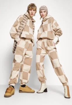 YOURTURN UNISEX - Spodnie Treningowe - Beige -Yourturn 2f48d23f3312422db61e596429ac6121 scaled