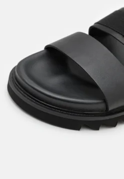 YOURTURN UNISEX - Sandały - Black -Yourturn 3072e5cab4ef4153b3cfbe3a9d4f4078 scaled