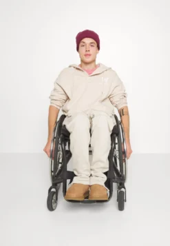 YOURTURN Spodnie Treningowe - Beige -Yourturn 30a4bc65601f4a879bbe26118d38de02 scaled