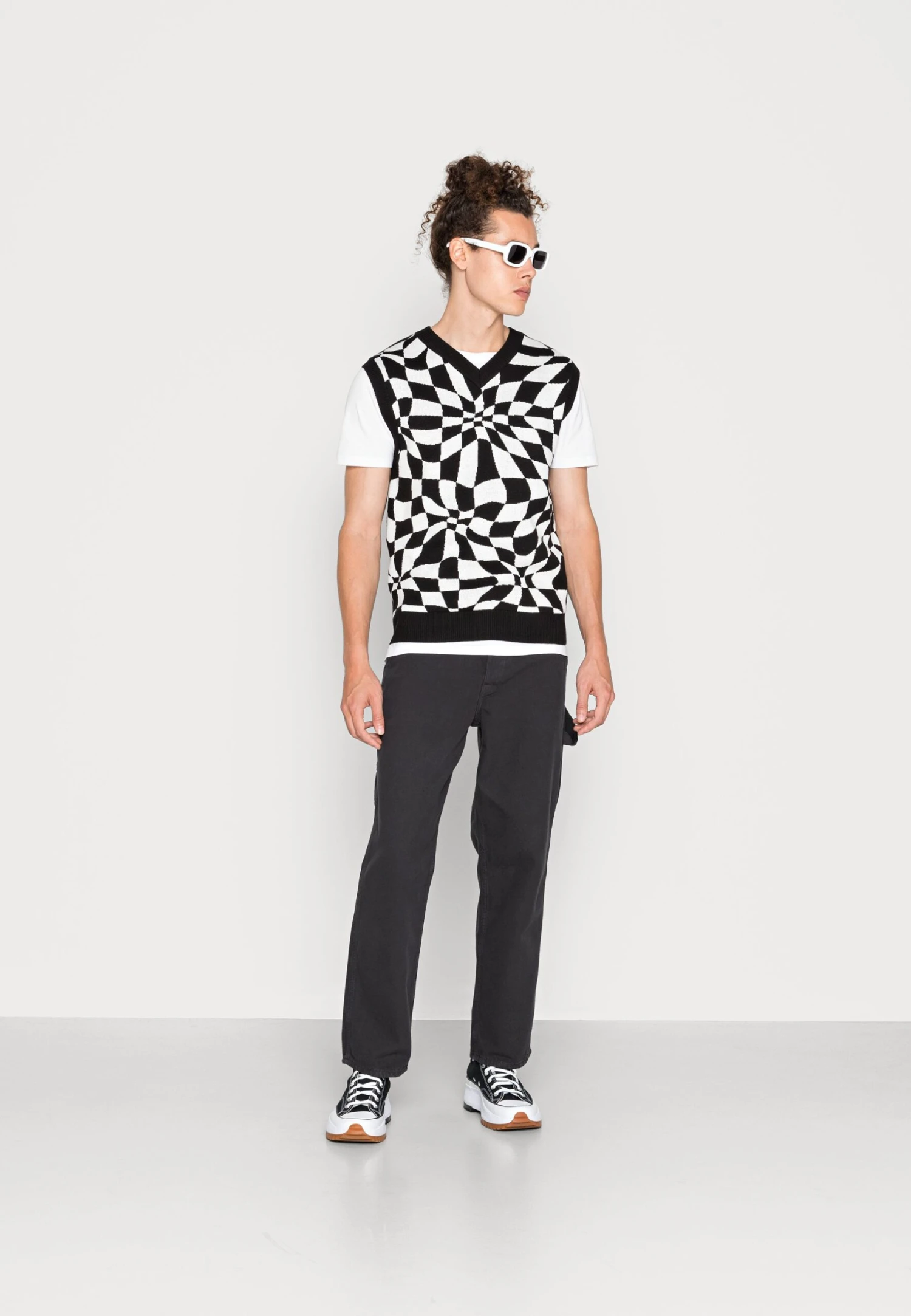 YOURTURN DISTORTED CHECK VEST UNISEX - Sweter - Black/white 2 YOURTURN DISTORTED CHECK VEST UNISEX - Sweter - Black/white - obrazek 2