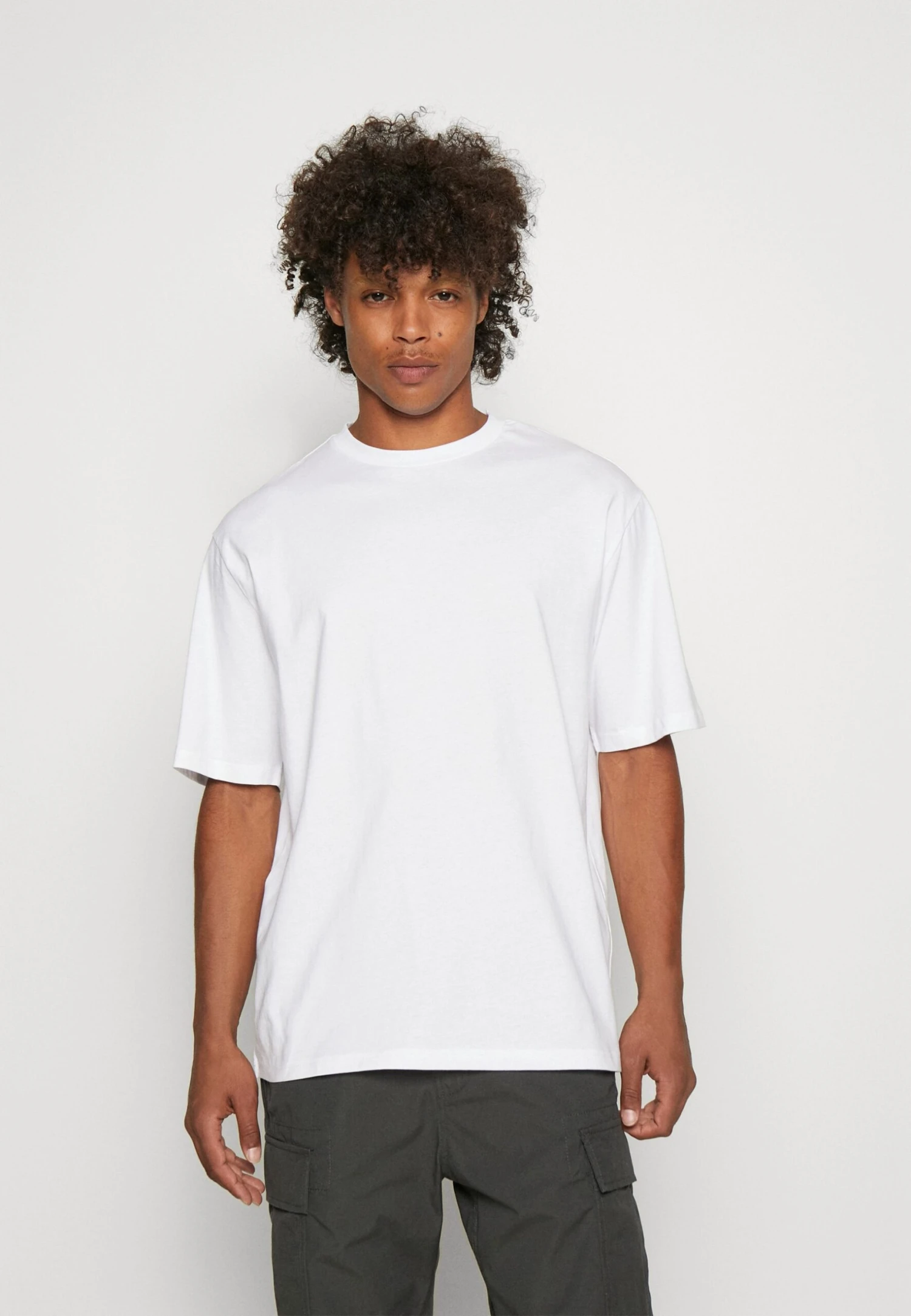 YOURTURN UNISEX 3 PACK - T-shirt Basic - White/dark Grey /dark Brown 3 YOURTURN UNISEX 3 PACK - T-shirt Basic - White/dark Grey /dark Brown - obrazek 3