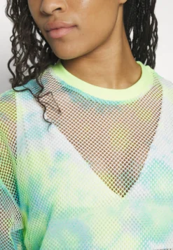 YOURTURN UNISEX - T-shirt Z Nadrukiem - Light Blue 13 YOURTURN UNISEX - T-shirt Z Nadrukiem - Light Blue -Yourturn 38c0f727e4454e83b3be0b140f6acf0e scaled