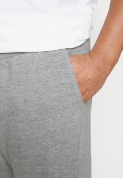 YOURTURN Spodnie Treningowe - Grey -Yourturn 3e0e9c71403342c38d44353880efbabd scaled