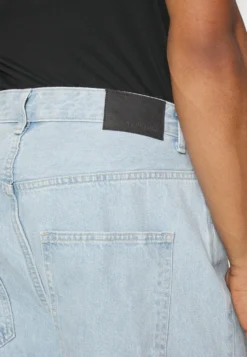 YOURTURN BAGGY JEANS UNISEX - Jeansy Relaxed Fit - Light Blue Denim -Yourturn 403443fb82f8453c90bf8113d2f19de6 scaled