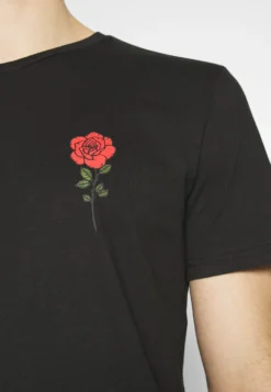 YOURTURN T-shirt Z Nadrukiem - Black -Yourturn 40349a33147744b689f0a71df6a3fc85 scaled