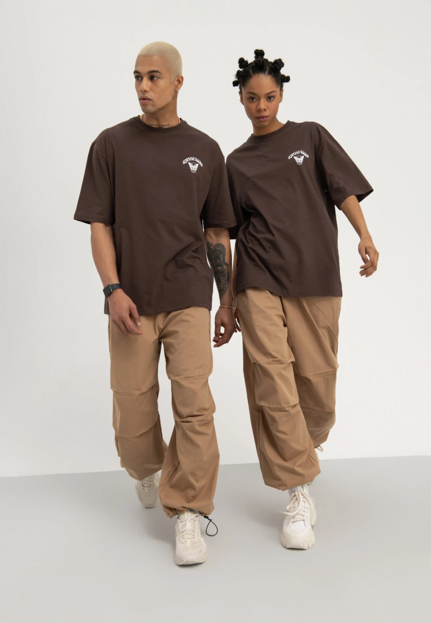 YOURTURN UNISEX - T-shirt Z Nadrukiem - Brown 2 YOURTURN UNISEX - T-shirt Z Nadrukiem - Brown - obrazek 2