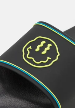 YOURTURN Klapki - Black -Yourturn 4395714fece14e6f95b762662c9c71e6 scaled