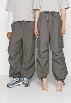 YOURTURN UNISEX - Spodnie Materiałowe - Dark Grey