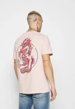 YOURTURN UNISEX - T-shirt Z Nadrukiem - Pink -Yourturn 45ddd1447f9d4bc58c7564183b425e6d scaled
