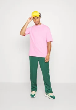 YOURTURN UNISEX - T-shirt Basic - Pink 16 YOURTURN UNISEX - T-shirt Basic - Pink -Yourturn 4a040e95b3c942beb5217090b455116d scaled