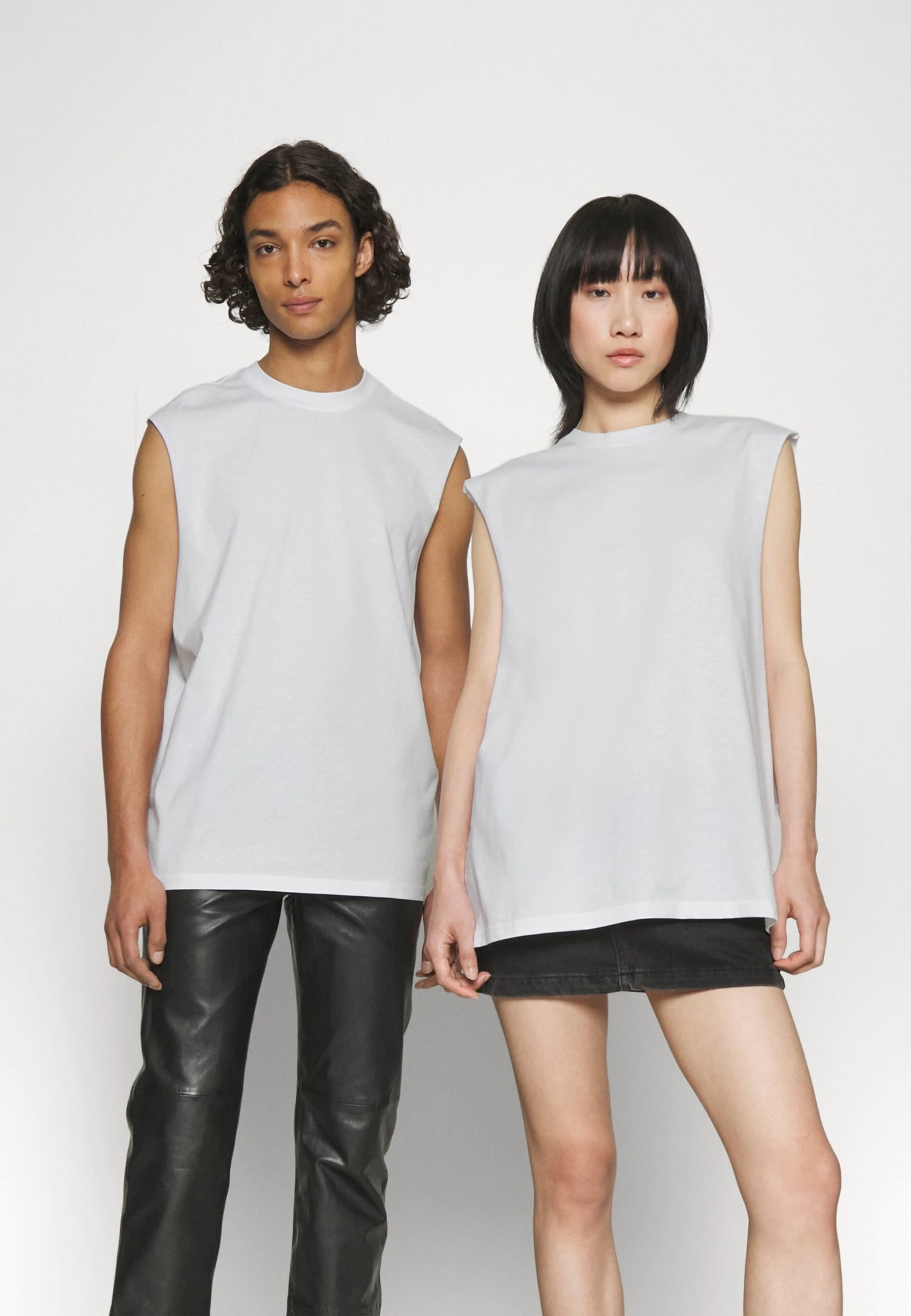 YOURTURN 2 PACK UNISEX - T-shirt Basic - White, Black 2 YOURTURN 2 PACK UNISEX - T-shirt Basic - White, Black - obrazek 2