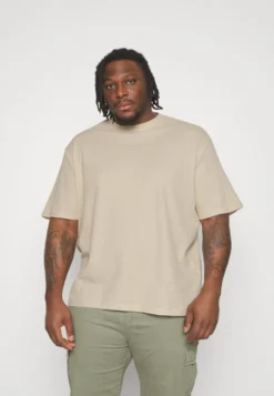 YOURTURN UNISEX - T-shirt Basic - Light Green/ Off-white -Yourturn 57da568ea653443296d19c012be9e1e6 scaled