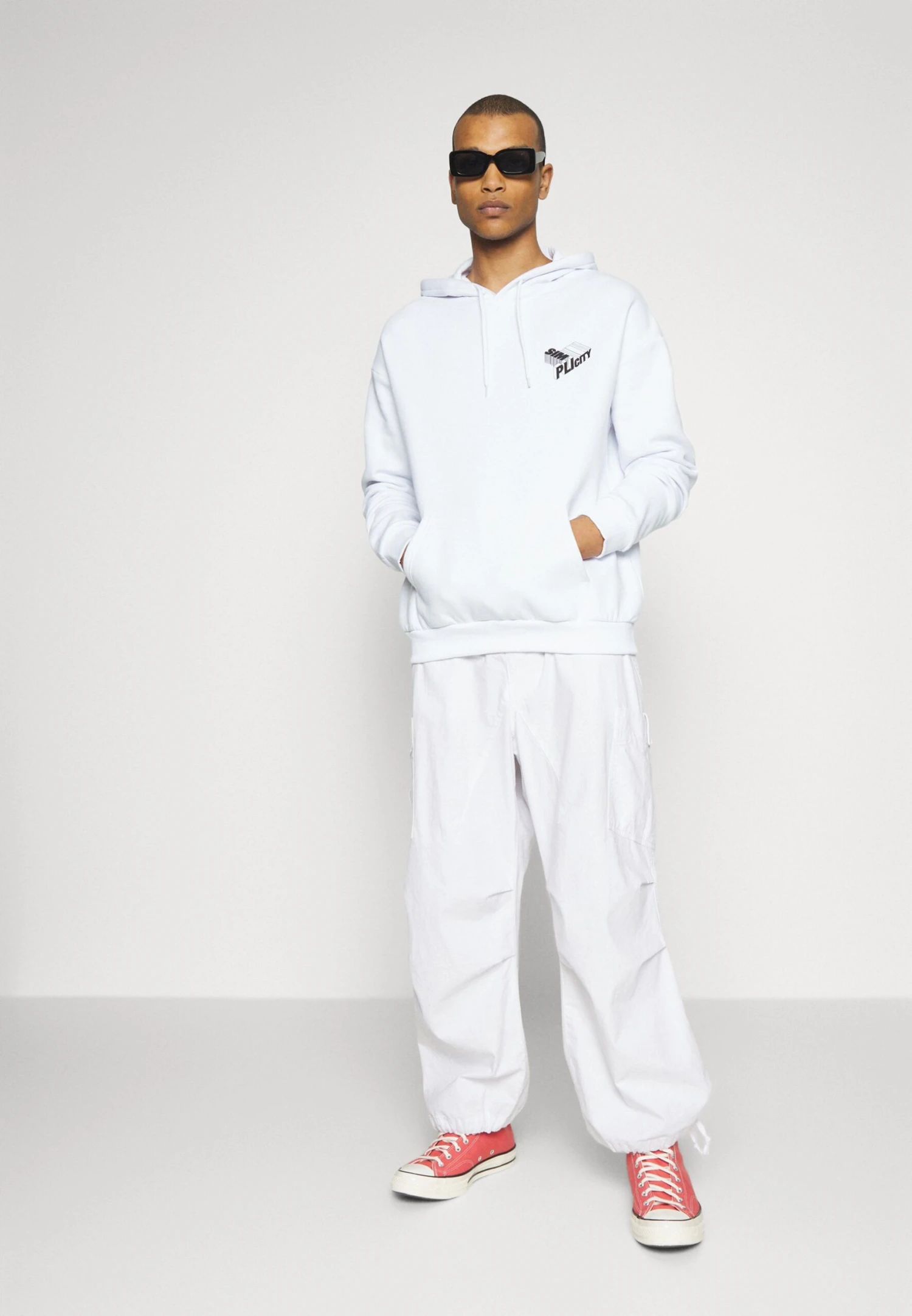 YOURTURN LETTERS - Bluza Z Kapturem - White 2 YOURTURN LETTERS - Bluza Z Kapturem - White - obrazek 2