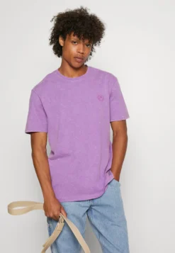 YOURTURN YT-0722-1002SMILEY WASH TEE / 404 - PURPLE - T-shirt Basic - 404 - Purple -Yourturn 5f29291eb4a7453d8897b4ff5194dafd scaled