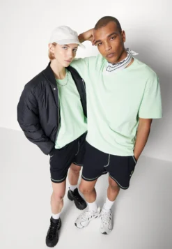 YOURTURN UNISEX - T-shirt Z Nadrukiem - Light Green -Yourturn 60ce607b690f44bbaf2b1a55780c0142 scaled