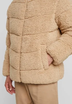 YOURTURN Kurtka Zimowa - Camel -Yourturn 61a454d8f6894952b4e07ef314facc47 scaled