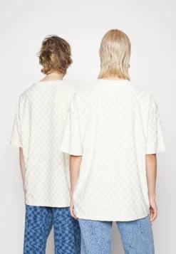 YOURTURN UNISEX - T-shirt Z Nadrukiem - Off-white -Yourturn 62b7671a114b4ea790a161fbfdc325cc scaled