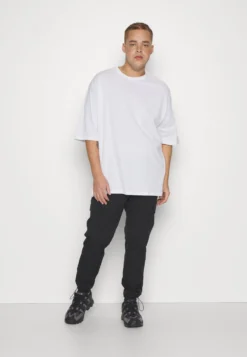 YOURTURN UNISEX 3 PACK - T-shirt Basic - White/lilac/black 15 YOURTURN UNISEX 3 PACK - T-shirt Basic - White/lilac/black -Yourturn 7d9c4d03c4054ce098a931d778e37683 scaled