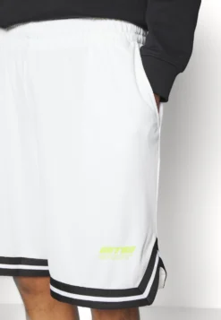 YOURTURN UNISEX - Szorty - White -Yourturn 7de5f7e1fde542a78bb8b63e5f53b23f scaled