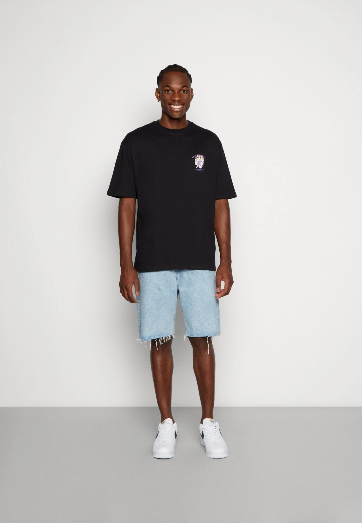 YOURTURN Unisex - T-shirt Z Nadrukiem - Black 2 YOURTURN Unisex - T-shirt Z Nadrukiem - Black - obrazek 2