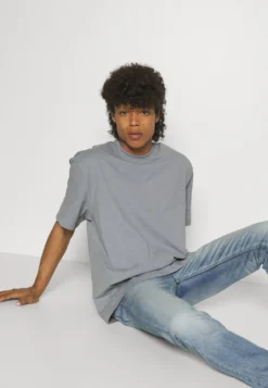 YOURTURN UNISEX - T-shirt Basic - Grey -Yourturn 8a0d4c38249e40c99e861ea51d5cd582 scaled