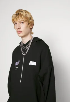 PHLUID PROJECT X YOURTURN UNISEX - Bluza Z Kapturem - Black 11 PHLUID PROJECT X YOURTURN UNISEX - Bluza Z Kapturem - Black -Yourturn 8b5f94dd4ee14e7ea0e3507db6e30ae3 scaled