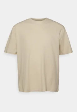 YOURTURN UNISEX - T-shirt Basic - Light Green/ Off-white -Yourturn 8dc008b033984a00bd62022e6c5c23c5 scaled