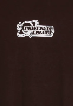 YOURTURN T-shirt Z Nadrukiem - Light Brown -Yourturn 9115192827eb4a6084397b9541f2b291 scaled