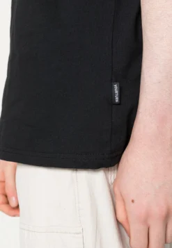 YOURTURN GRAPHIC T-SHIRT BEYOND UNISEX - T-shirt Z Nadrukiem - Black -Yourturn 914acf9eb0cf4c74baa0b6ba0726356c scaled