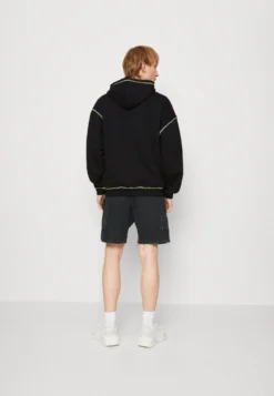 YOURTURN UNISEX - Bluza - Black -Yourturn 9645dd88bd5f4dc0ab5896a583272e69 scaled