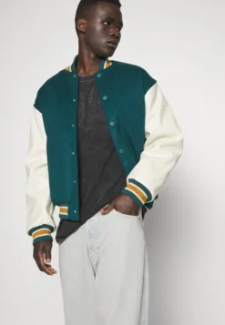 YOURTURN 2 PACK UNISEX - T-shirt Basic - Black/olive -Yourturn 9e6beb772dd8458fa69caa2c69223000 scaled