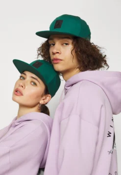 YOURTURN WINCENT WEISS UNISEX - Czapka Z Daszkiem - Green -Yourturn a001dac565704d6586c655ad8db8d26e scaled