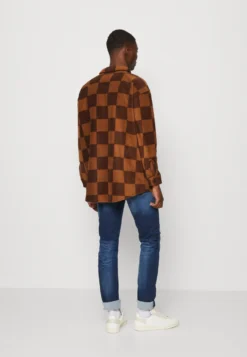 YOURTURN UNISEX - Koszula - Brown -Yourturn a0308e7119464ed894d0cd1d77f7e109 scaled