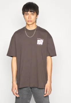 YOURTURN UNISEX - T-shirt Z Nadrukiem - Brown -Yourturn a7615ab90000417885fafb1c8c4136ff scaled