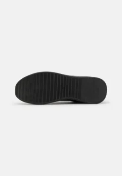 YOURTURN UNISEX - Sneakersy Niskie - Black -Yourturn a76f981135cb49948dc1f9adcaf86c5b scaled