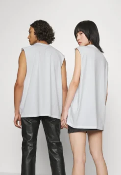 YOURTURN 2 PACK UNISEX - T-shirt Basic - White, Black 11 YOURTURN 2 PACK UNISEX - T-shirt Basic - White, Black -Yourturn adf66e2d7d094e35b79b1f4f472e6fee scaled