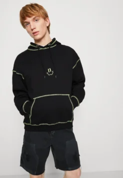 YOURTURN UNISEX - Bluza - Black -Yourturn b1aaa6b7a5434ffbb32e951584bb7168 scaled