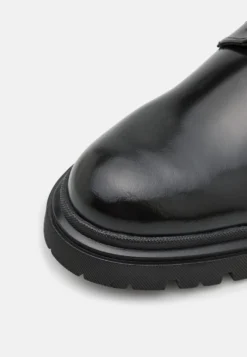 YOURTURN Leather UNISEX - Sznurowane Obuwie Sportowe - Black -Yourturn b5ccc4155fda4429aad0df5e4fcdb0da scaled