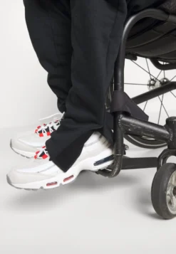 YOURTURN Spodnie Treningowe - Black -Yourturn baaaa6b448254221ae08f8065be27a64 scaled