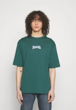 YOURTURN GRAPHIC TEE UNISEX - T-shirt Z Nadrukiem - Green 7 YOURTURN GRAPHIC TEE UNISEX - T-shirt Z Nadrukiem - Green -Yourturn c0630cc1ef9d4122850c51ab648244de scaled