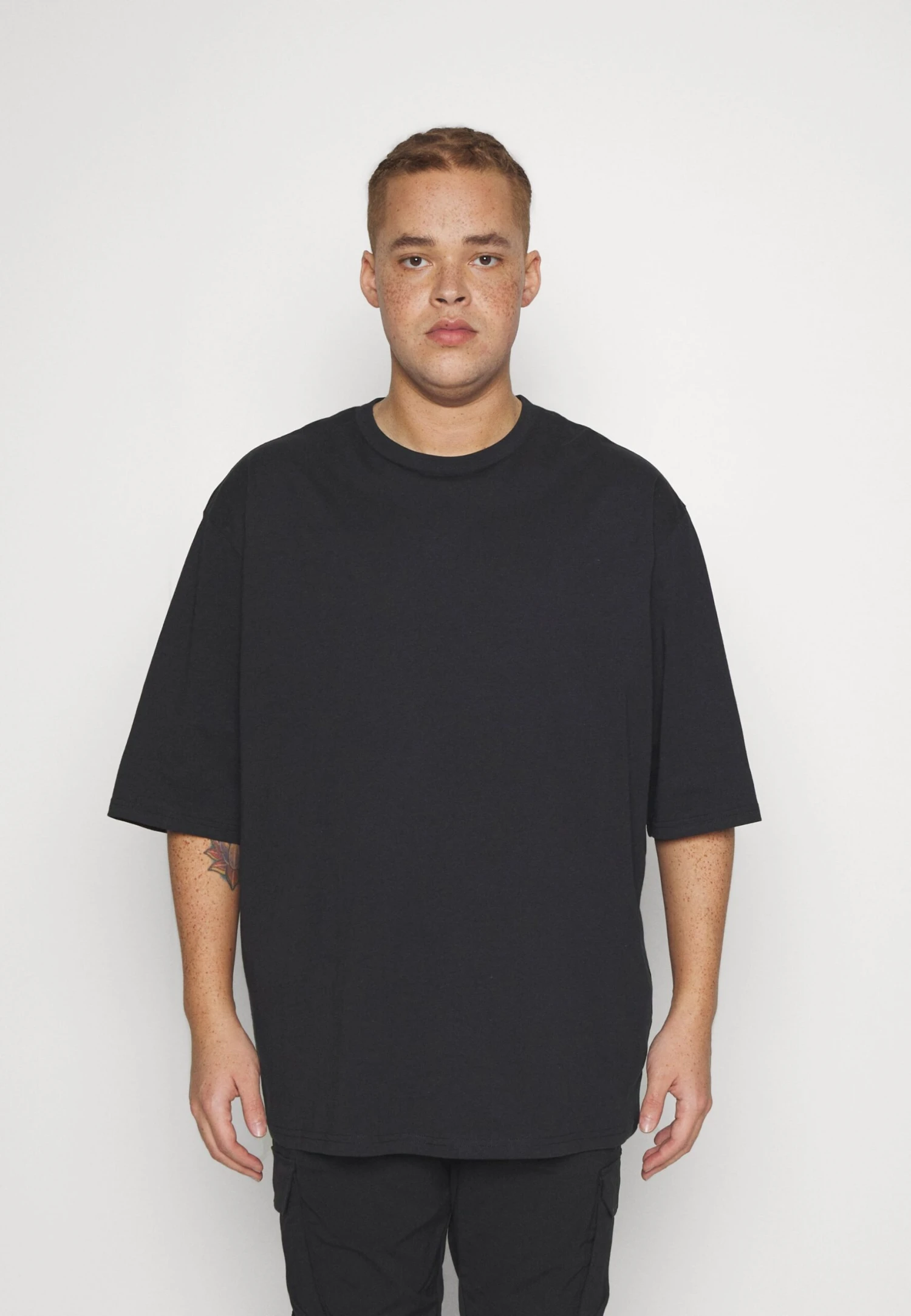 YOURTURN UNISEX 3 PACK - T-shirt Basic - White/lilac/black 4 YOURTURN UNISEX 3 PACK - T-shirt Basic - White/lilac/black - obrazek 4