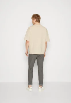 YOURTURN GRAPHIC TEE UNISEX - T-shirt Z Nadrukiem - Beige -Yourturn c8293563e1094145a512e4cf53ccff3c scaled