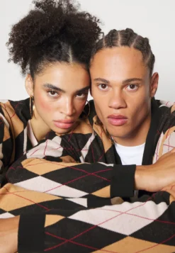 YOURTURN Sweter - Multi Coloured -Yourturn d2abc46aa57744ca87aa436f84c47306 scaled