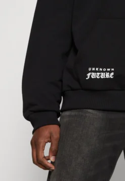 YOURTURN UNISEX - Bluza Z Kapturem - Black -Yourturn d3568afec0ad4a2fb96d4a4a10dab78c scaled